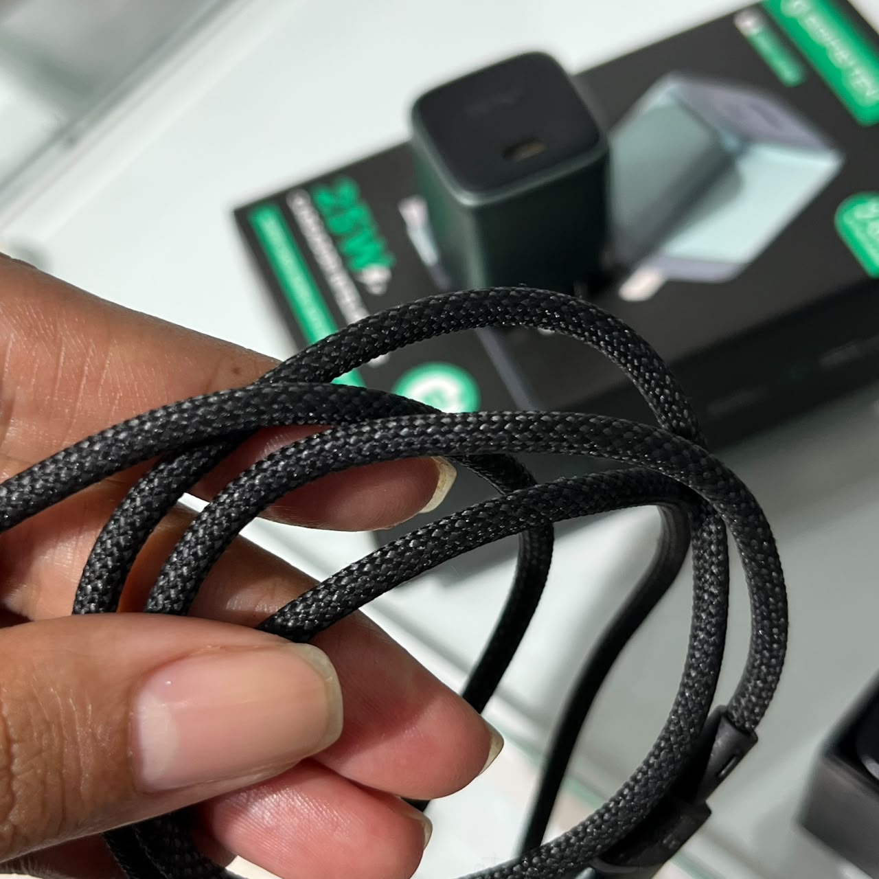Cargador AC-IQ 6 de 25W USB-C a USB-C