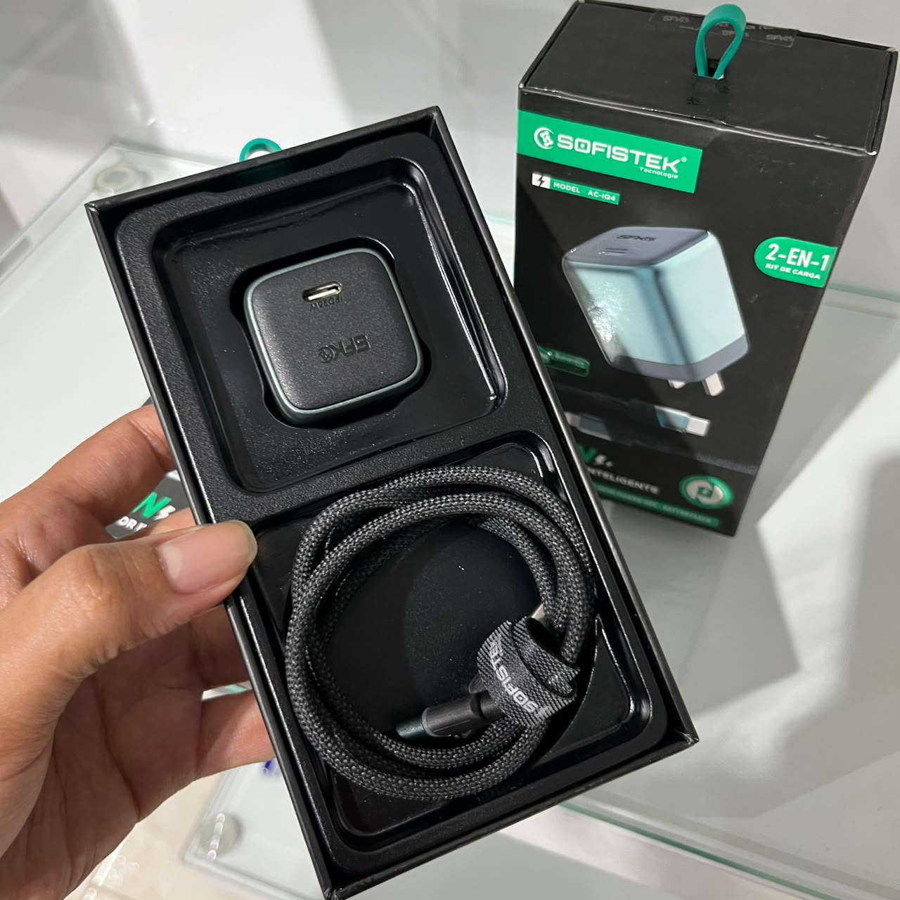 Cargador AC-IQ 6 de 25W USB-C a USB-C