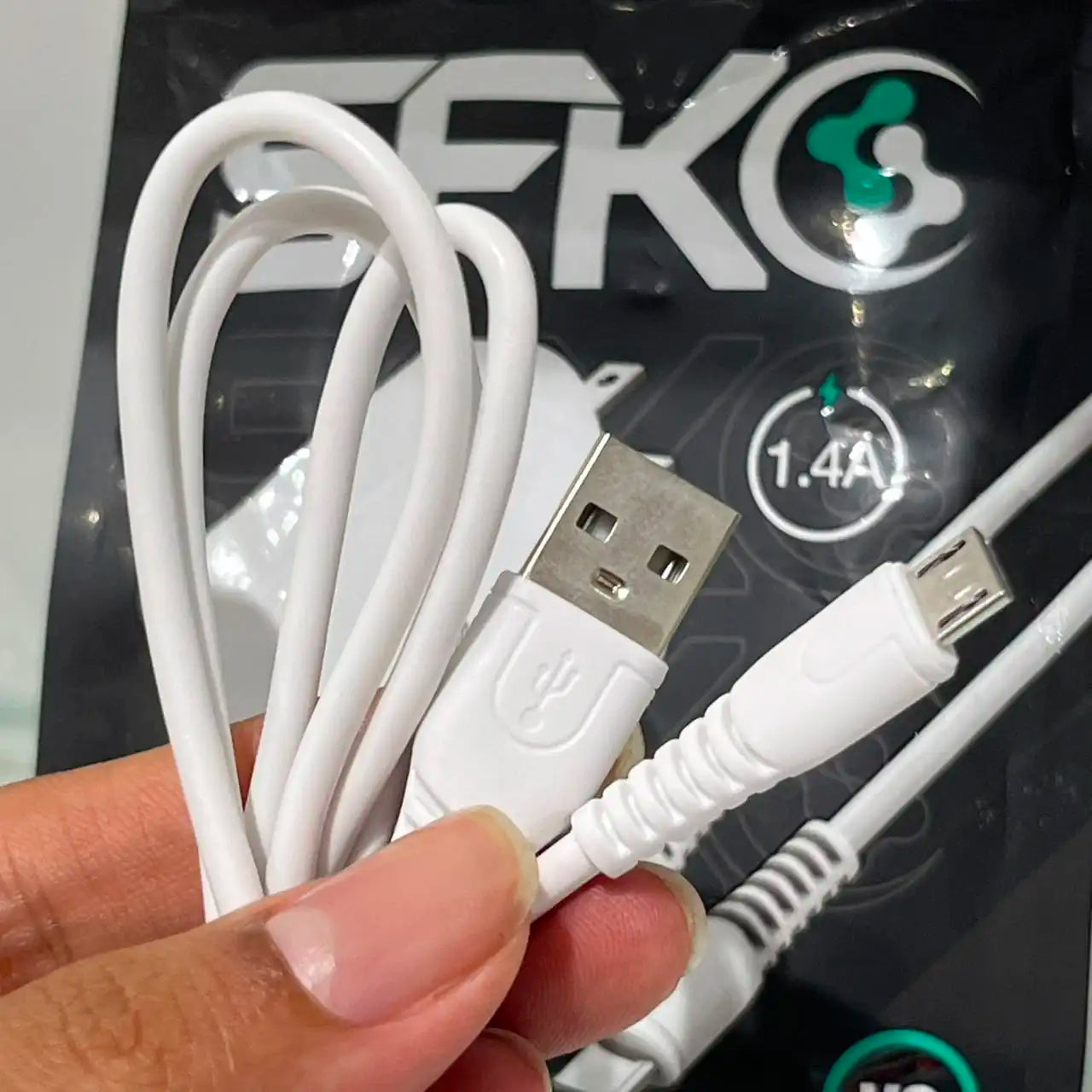 Cargador AC-SK1.4 A Tipo V8