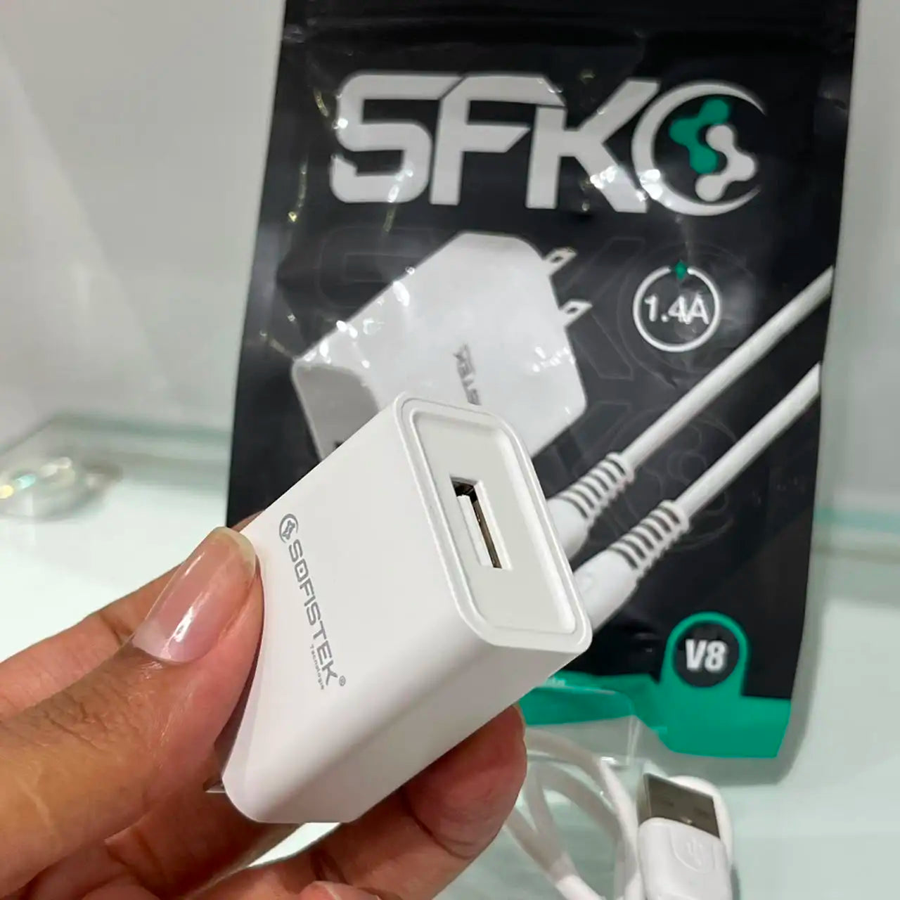 Cargador AC-SK1.4 A Tipo V8