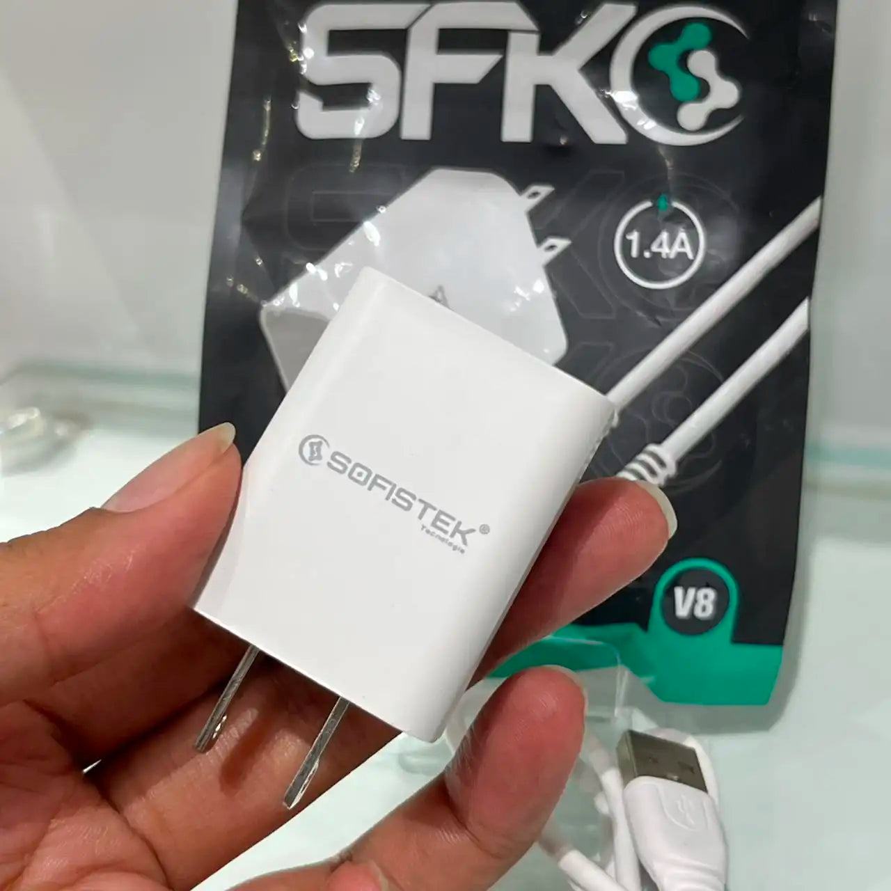 Cargador AC-SK1.4 A Tipo V8